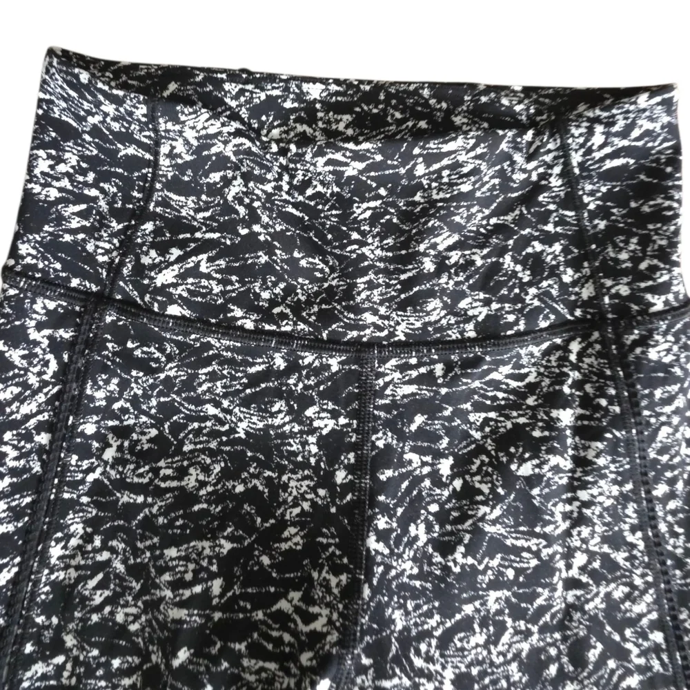 Lululemon Deep Breath Crop (21